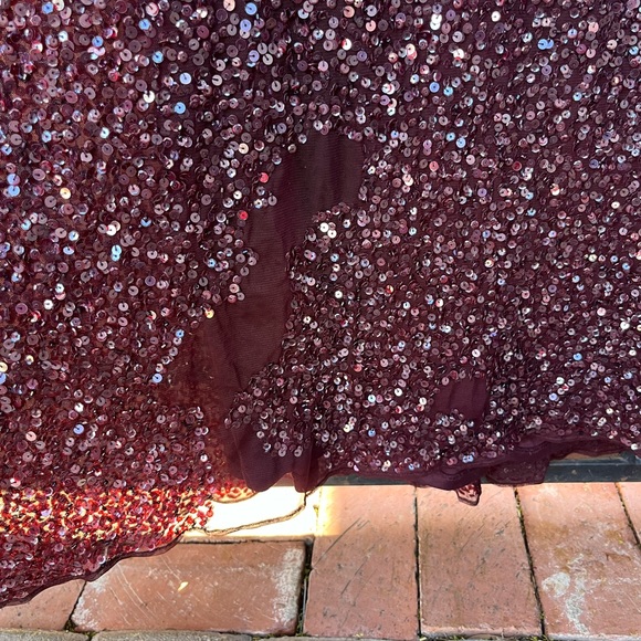 MAC DUGGAL 5510 SEQUINED SURPLICE MOHAGANY GOWN sz 10 - Picture 5 of 11